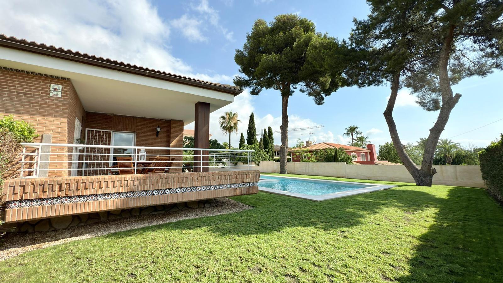 Huvila La Nucia, Alicante, Espanja 3 makuuhuonetta, 300 m2 No. 149398