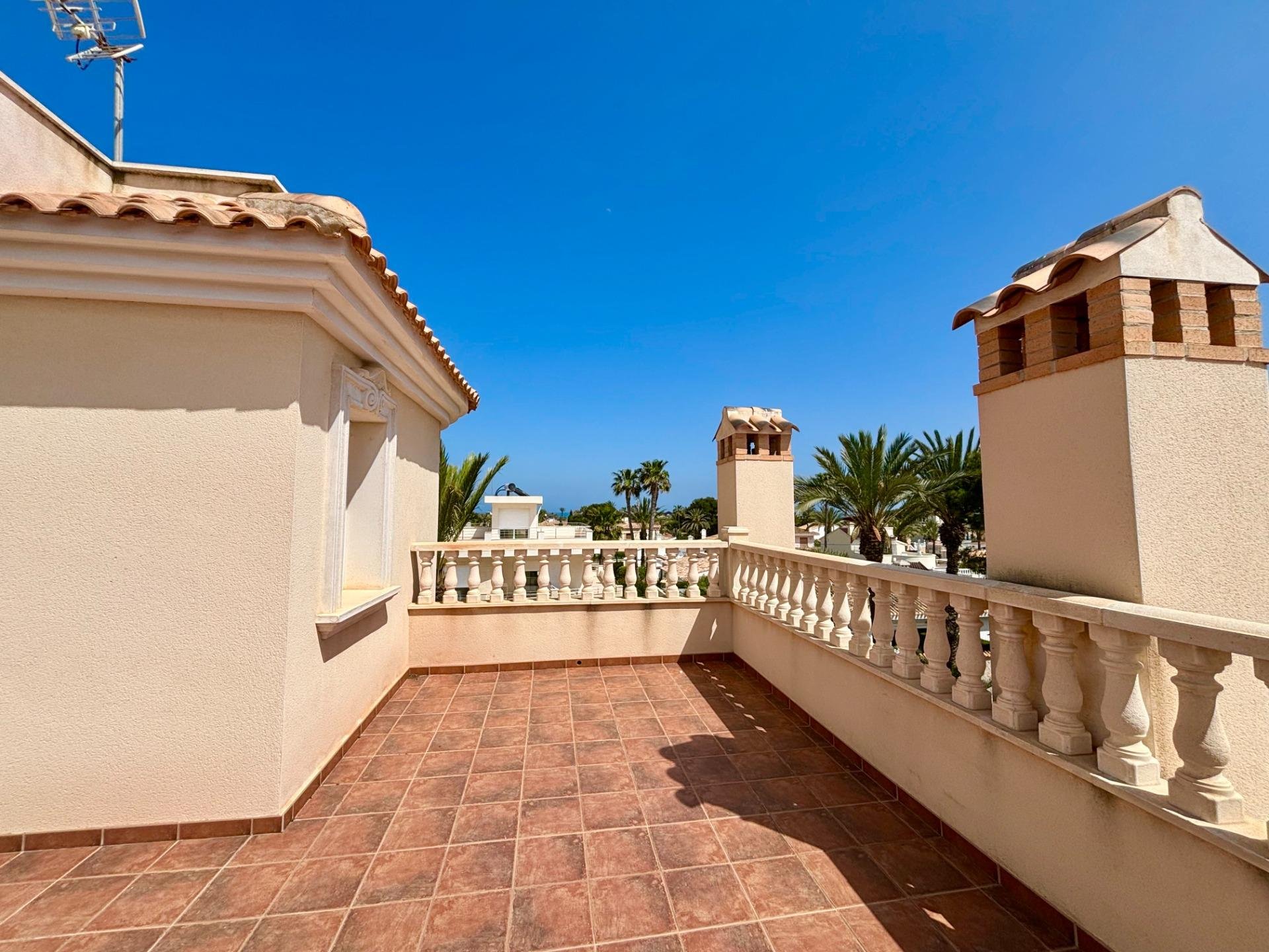 Villa a Cabo Roig, Alicante, Spagna 4 camere da letto, 261 mq. N° 194518