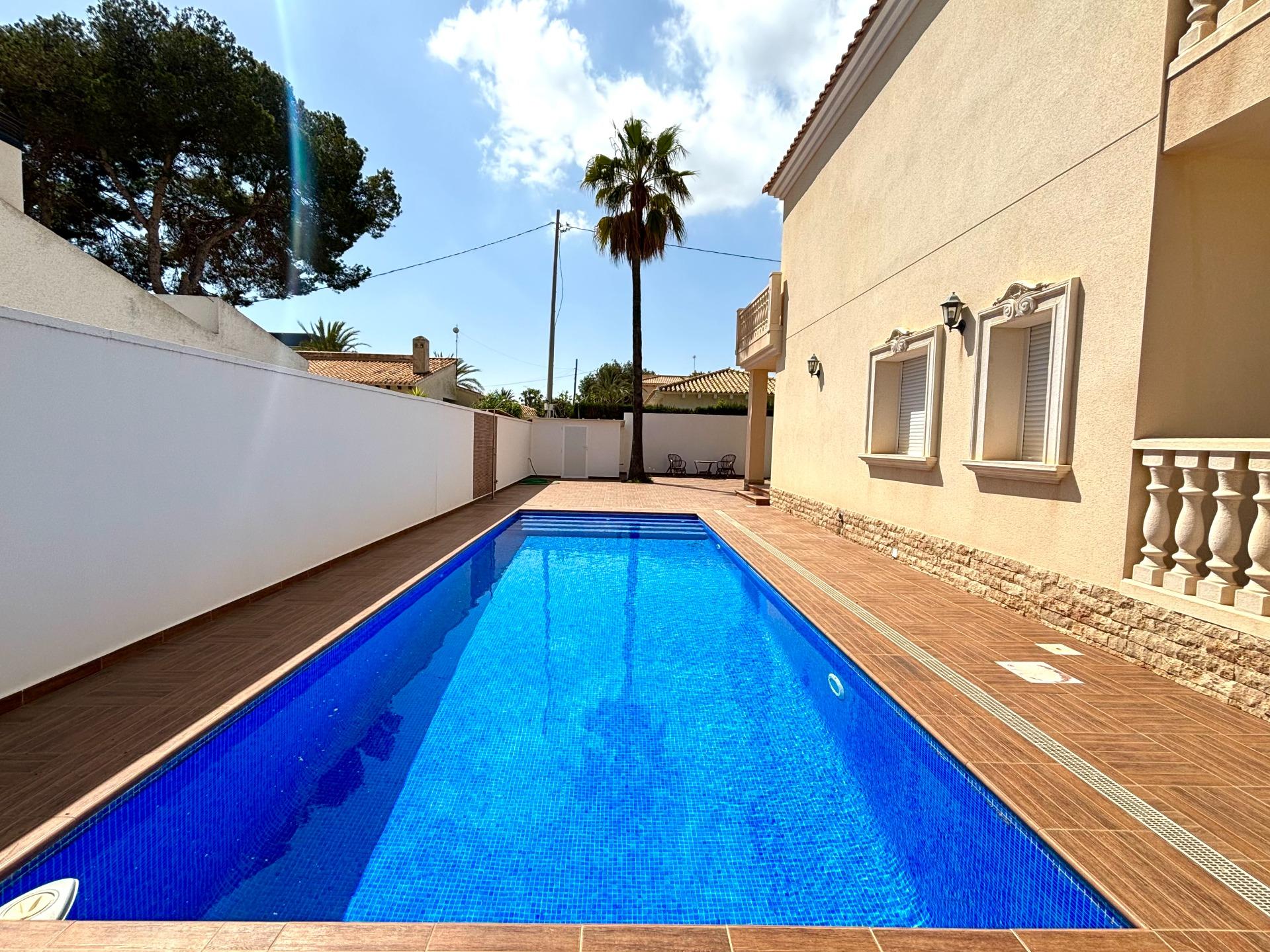 Villa a Cabo Roig, Alicante, Spagna 4 camere da letto, 261 mq. N° 194518