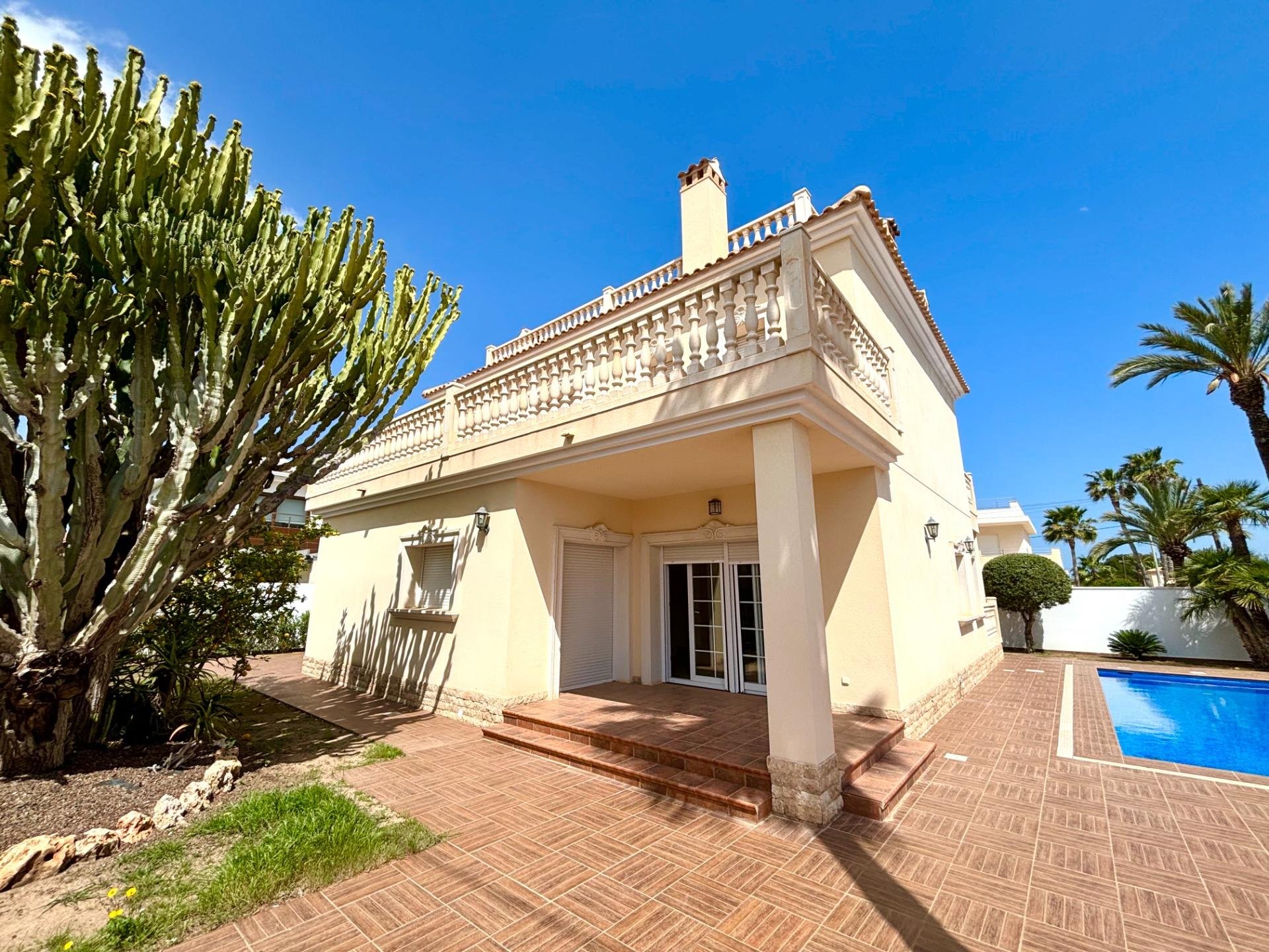 Villa a Cabo Roig, Alicante, Spagna 4 camere da letto, 261 mq. N° 194518