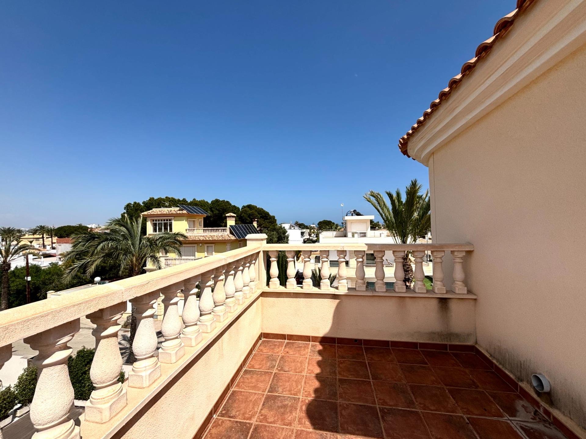 Villa a Cabo Roig, Alicante, Spagna 4 camere da letto, 261 mq. N° 194518