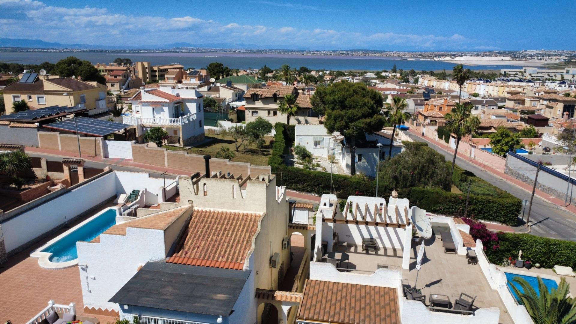 Villetta a schiera a Los Balcones, Alicante, Spagna 2 camere da letto, 133 mq. N° 194517