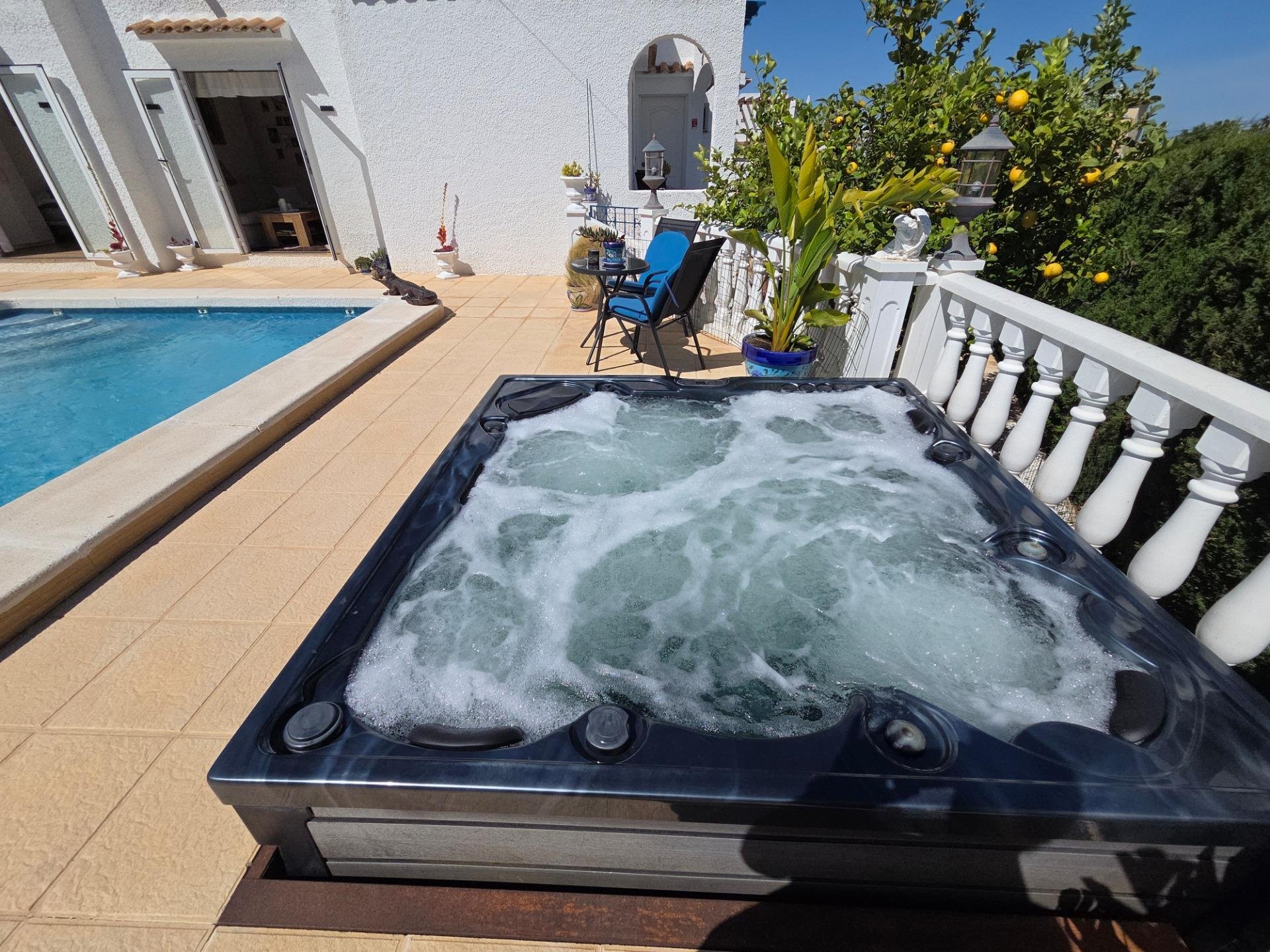Villetta a schiera a Los Balcones, Alicante, Spagna 2 camere da letto, 133 mq. N° 194517