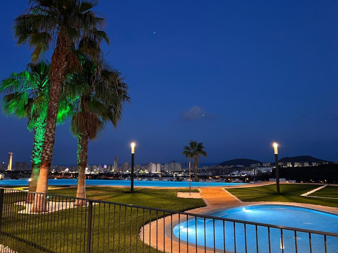 Attico a Finestrat, Alicante, Spagna 3 camere da letto, 250 mq. N° 165512
