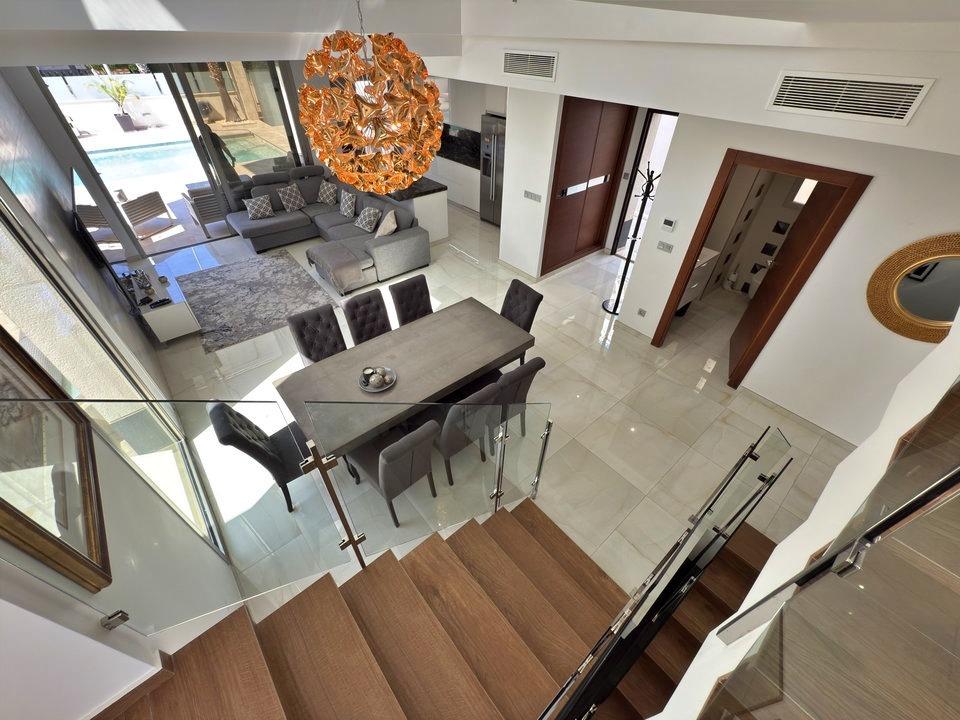 Villa en Villamartin, Alicante, España 5 dormitorios, 200 m2 No. 190092