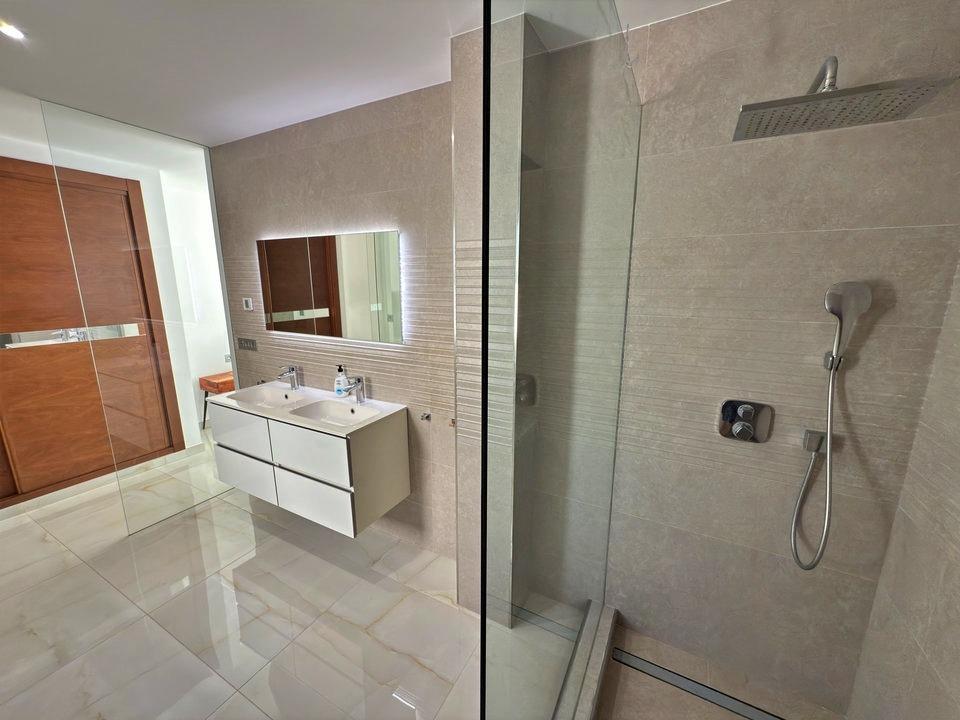 Villa en Villamartin, Alicante, España 5 dormitorios, 200 m2 No. 190092
