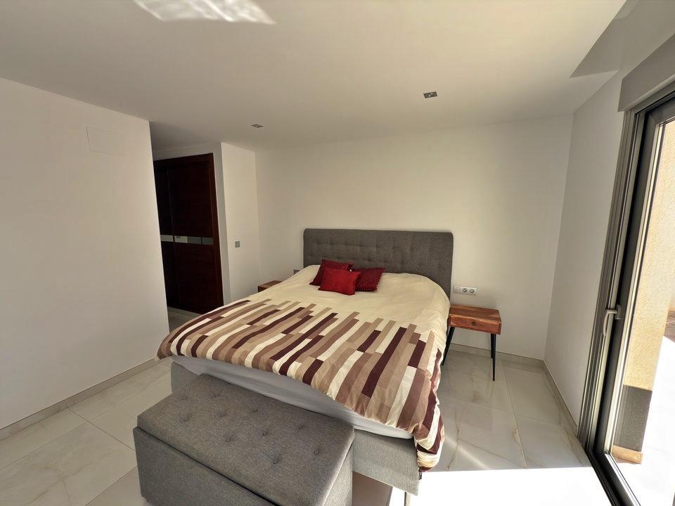 Villa en Villamartin, Alicante, España 5 dormitorios, 200 m2 No. 190092