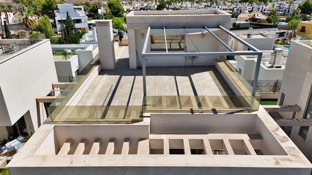 Villa en Villamartin, Alicante, España 5 dormitorios, 200 m2 No. 190092