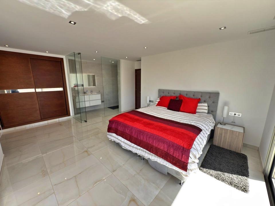 Villa en Villamartin, Alicante, España 5 dormitorios, 200 m2 No. 190092