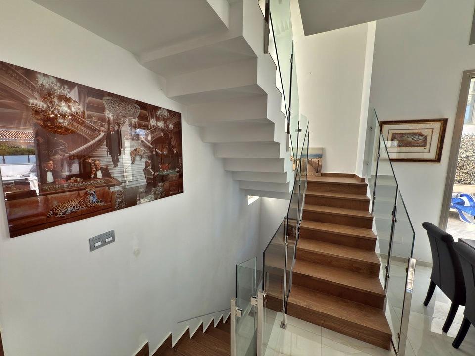Villa en Villamartin, Alicante, España 5 dormitorios, 200 m2 No. 190092