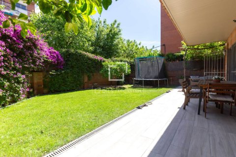 Huoneisto Esplugues de Llobregat, Barcelona, Espanja 4 makuuhuonetta, 139 m2 No. 192628