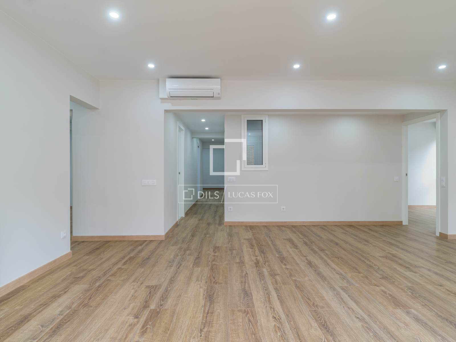 Apartment à Barcelona, Espagne 6 chambres, 180 m2 No. 192627