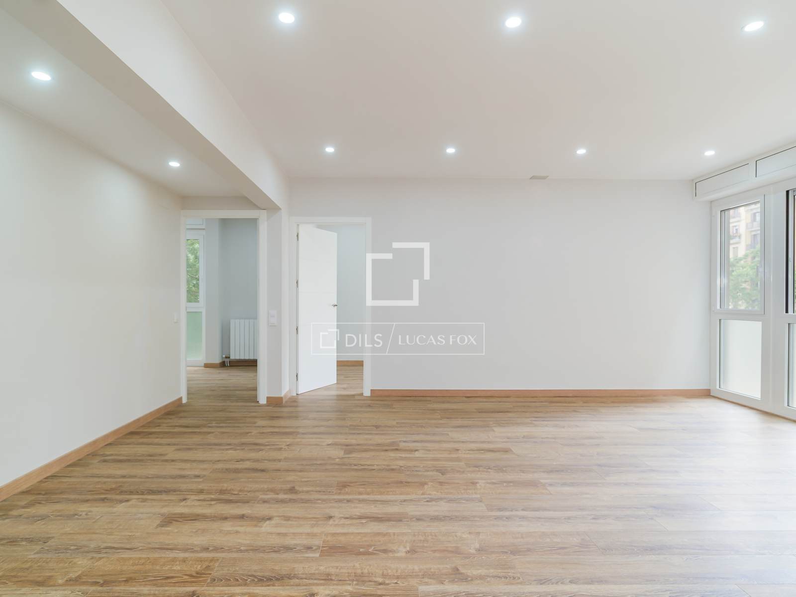 Apartment à Barcelona, Espagne 6 chambres, 180 m2 No. 192627