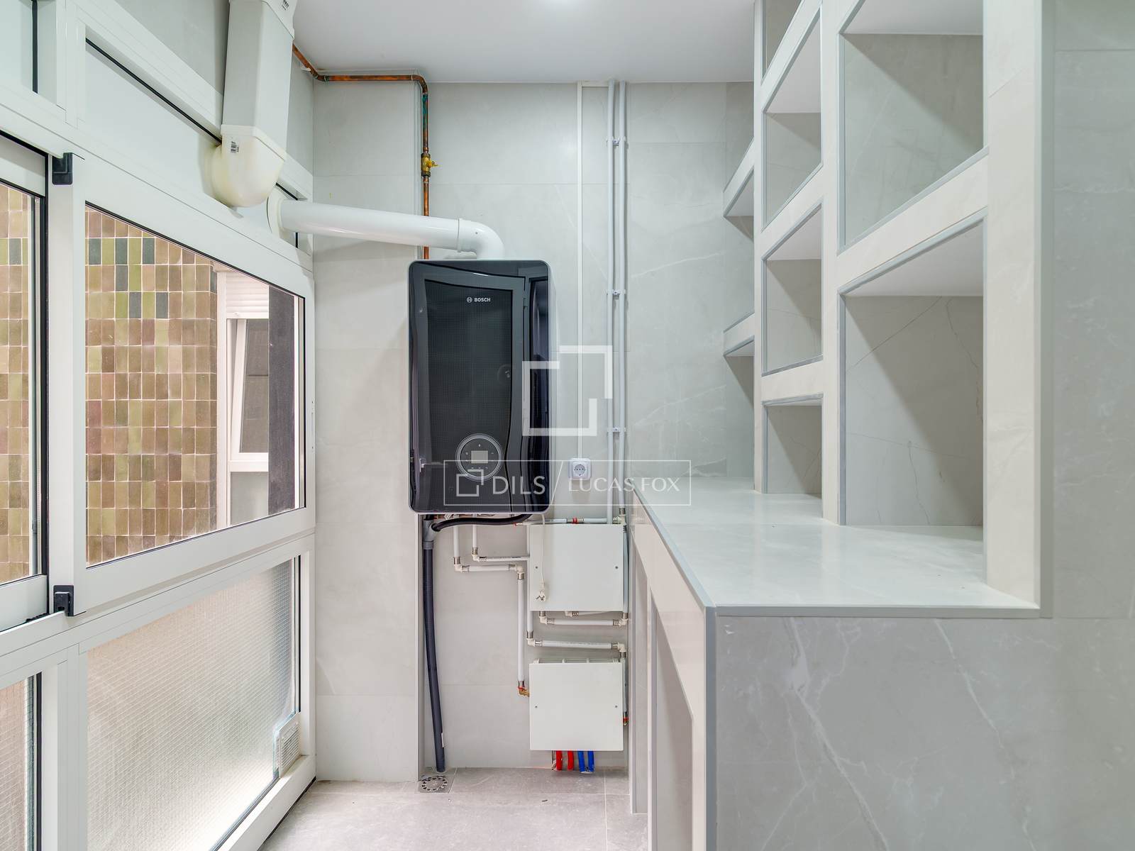 Apartment à Barcelona, Espagne 6 chambres, 180 m2 No. 192627