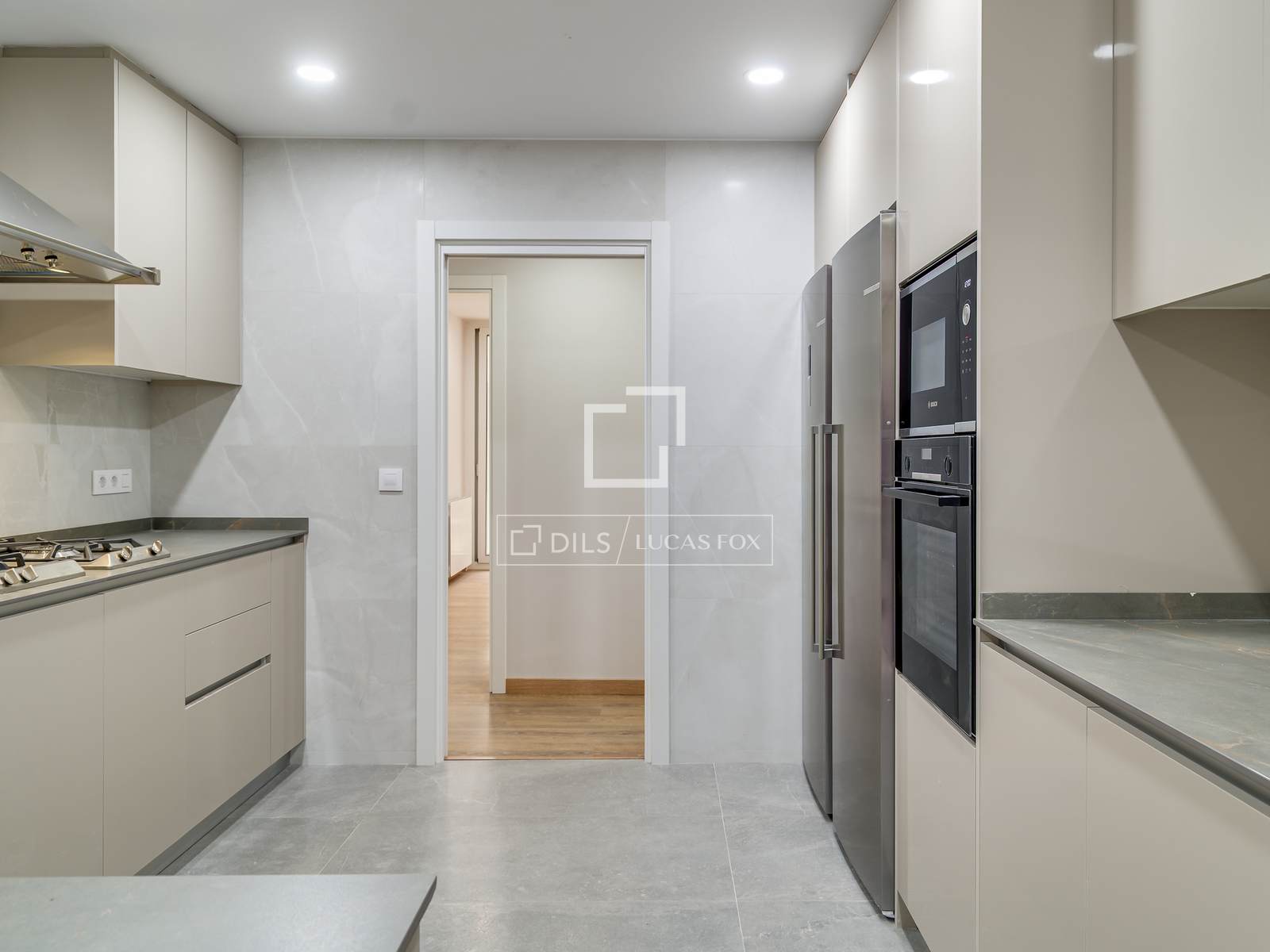Apartment à Barcelona, Espagne 6 chambres, 180 m2 No. 192627