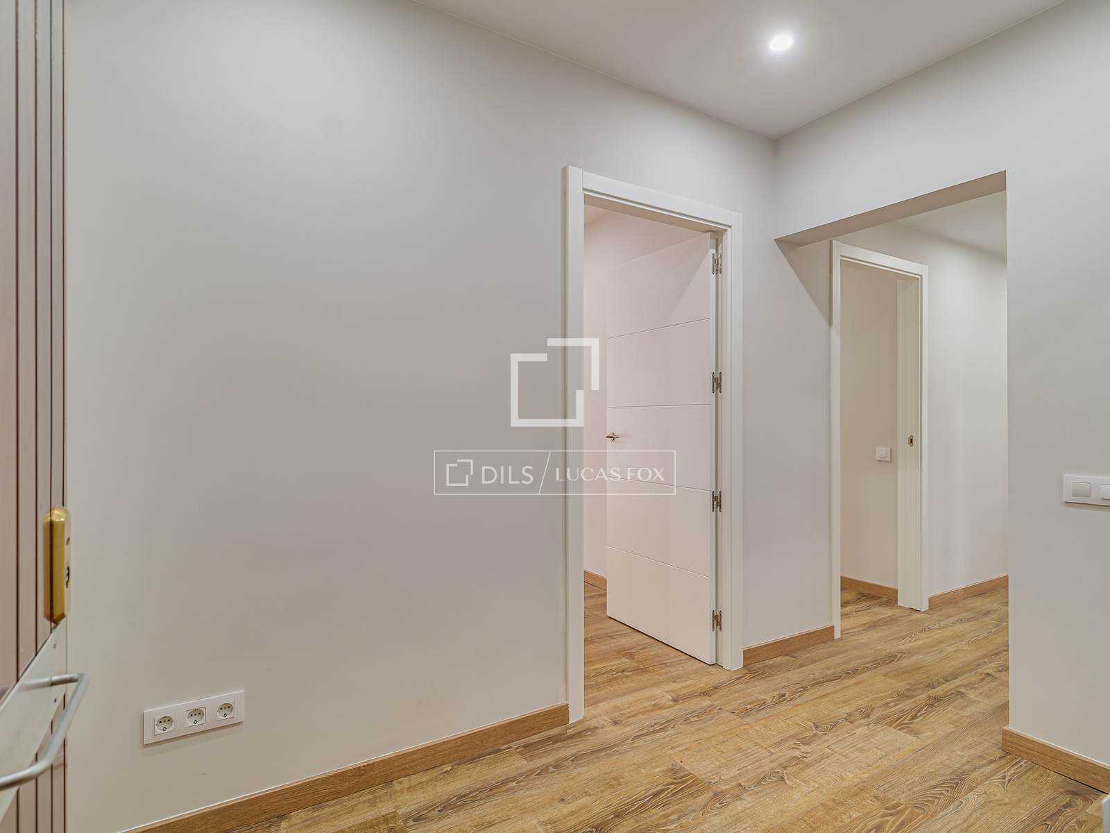 Apartment à Barcelona, Espagne 6 chambres, 180 m2 No. 192627