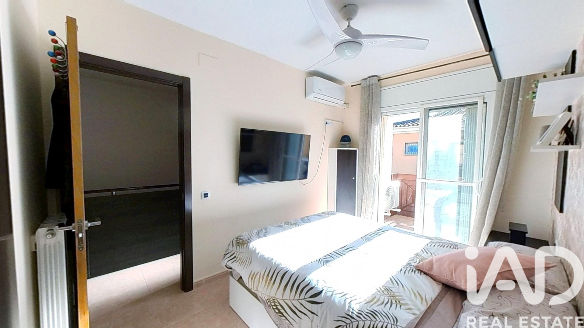 Kaupunkipientalo Santa Oliva, Tarragona, Espanja 4 makuuhuonetta, 119 m2 No. 152343