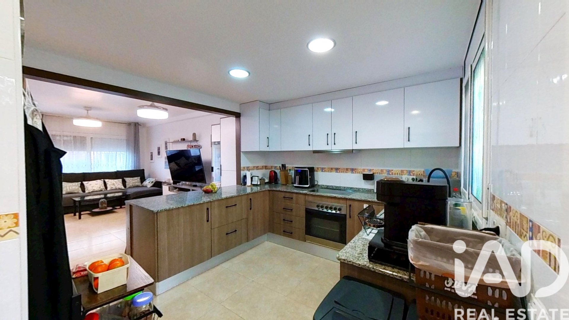 Kaupunkipientalo Santa Oliva, Tarragona, Espanja 4 makuuhuonetta, 119 m2 No. 152343