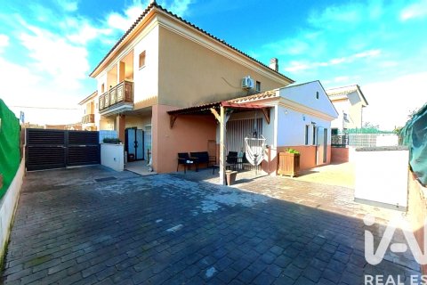 Townhouse in Santa Oliva, Tarragona, Spain 4 bedrooms, 119 sq.m. No. 152343