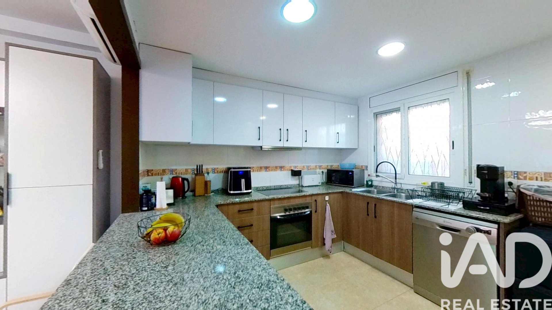 Kaupunkipientalo Santa Oliva, Tarragona, Espanja 4 makuuhuonetta, 119 m2 No. 152343