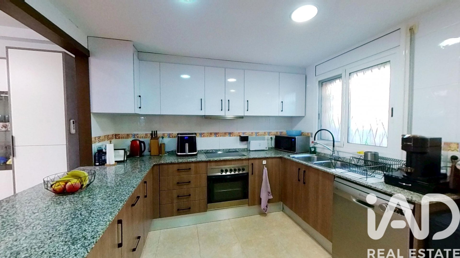 Kaupunkipientalo Santa Oliva, Tarragona, Espanja 4 makuuhuonetta, 119 m2 No. 152343