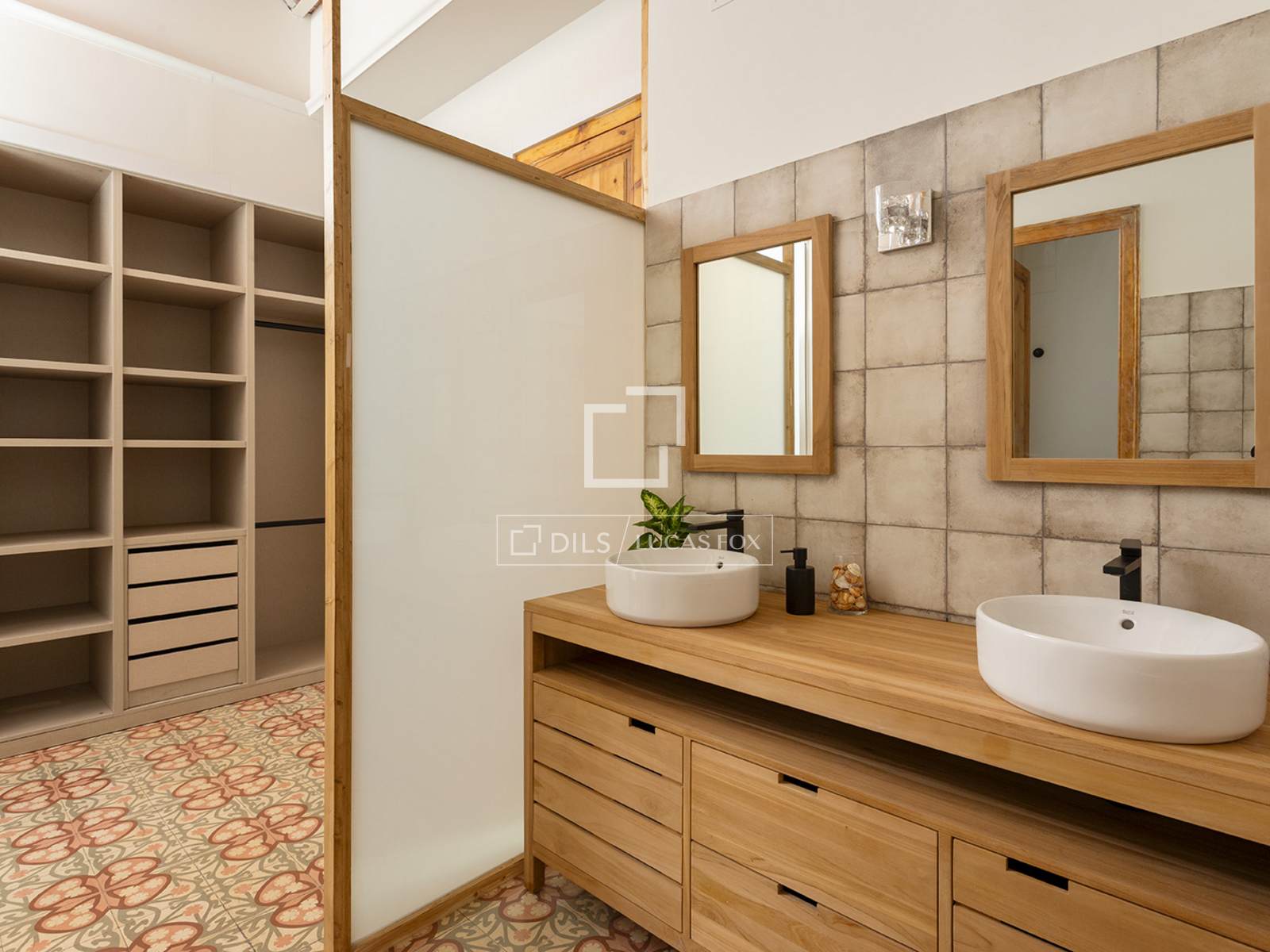 Квартира в Барселона, Испания 2 спальни, 180м2 №150593