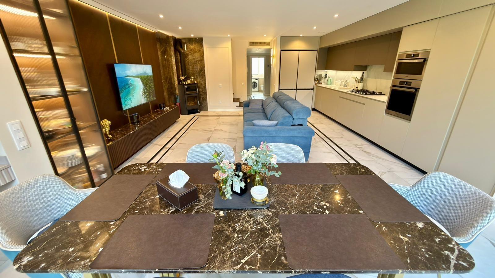 Bungalow in Alicante, Spain 6 bedrooms, 245 sq.m. No. 165998