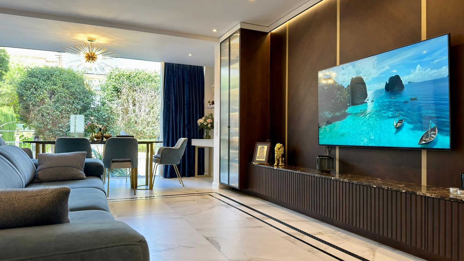 Bungalow in Alicante, Spain 6 bedrooms, 245 sq.m. No. 165998
