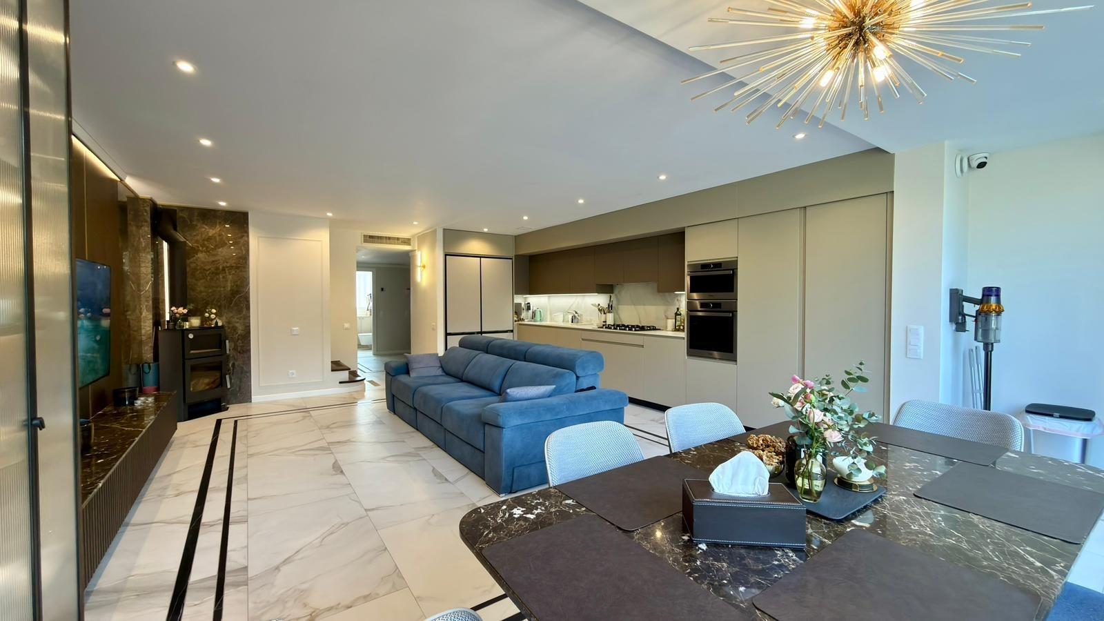 Bungalow in Alicante, Spain 6 bedrooms, 245 sq.m. No. 165998