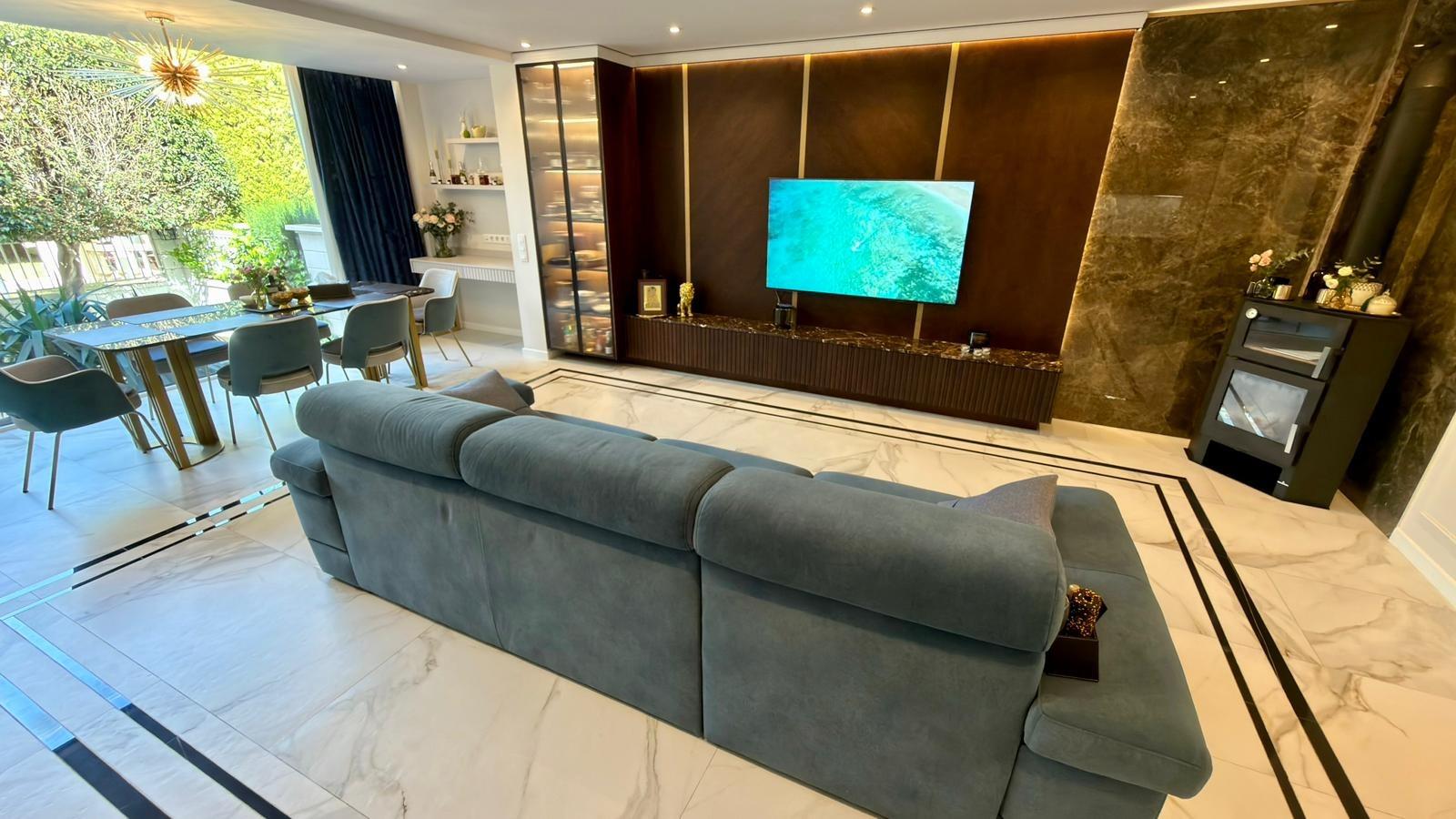 Bungalow in Alicante, Spain 6 bedrooms, 245 sq.m. No. 165998