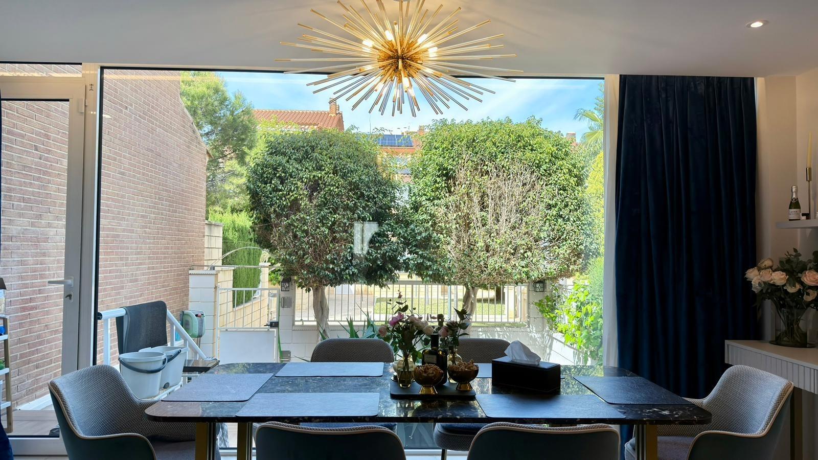Bungalow in Alicante, Spain 6 bedrooms, 245 sq.m. No. 165998