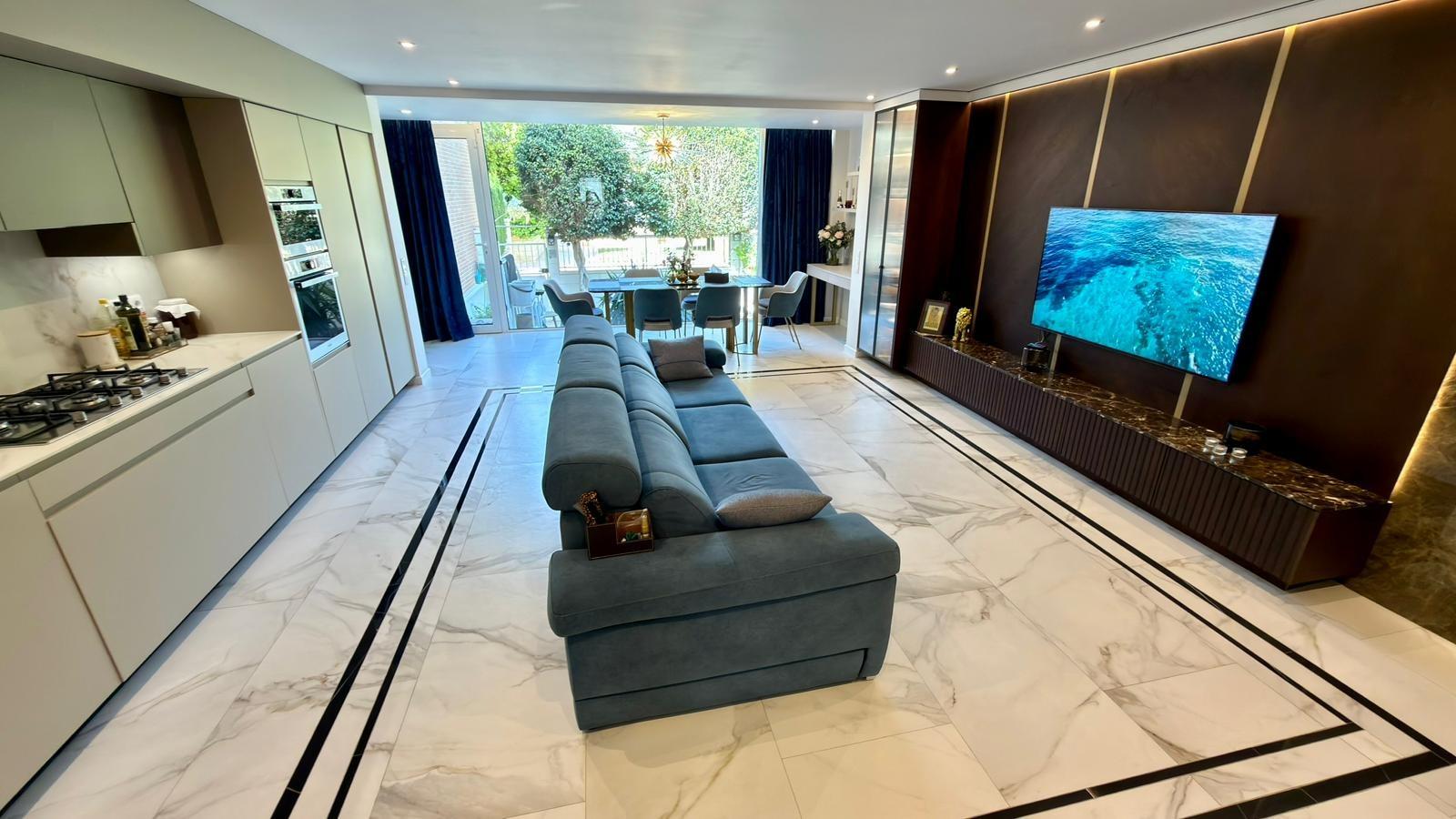 Bungalow in Alicante, Spain 6 bedrooms, 245 sq.m. No. 165998