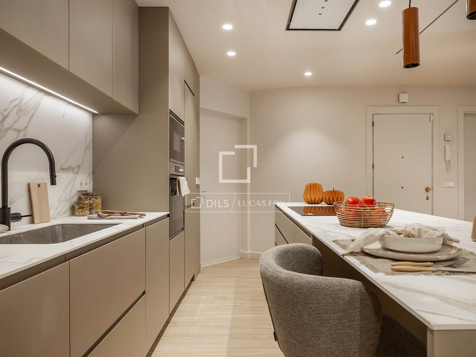 Apartament w Barcelona, Hiszpania 4 sypialnie, 161 mkw. nr 150677