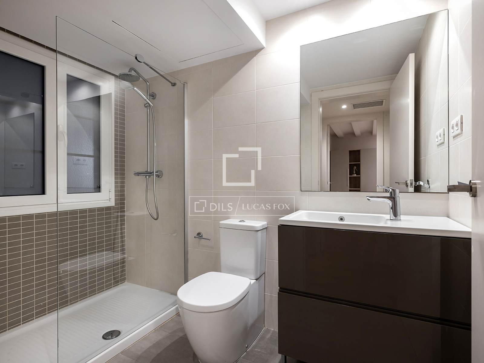 Huoneisto Barcelona, Espanja 1 makuuhuone, 67 m2 No. 150673