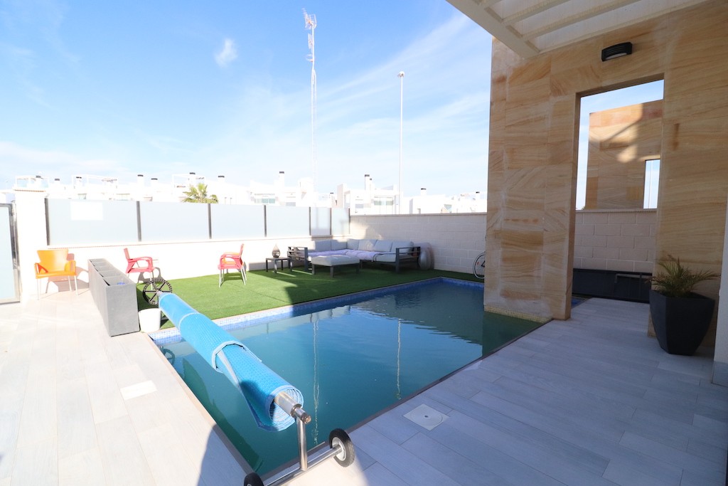 Villa en Cabo Roig, Alicante, España 3 dormitorios, 140 m2 No. 145180