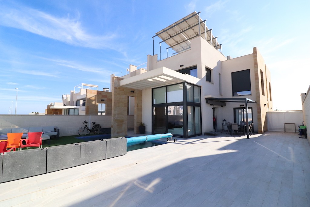 Villa en Cabo Roig, Alicante, España 3 dormitorios, 140 m2 No. 145180
