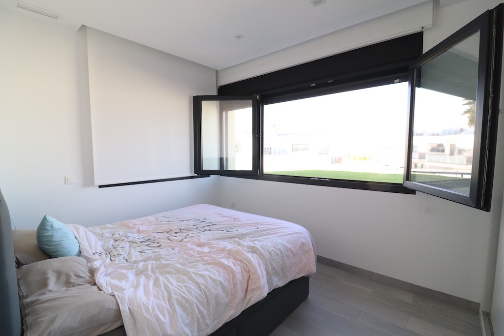 Villa en Cabo Roig, Alicante, España 3 dormitorios, 140 m2 No. 145180