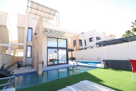 Villa en Cabo Roig, Alicante, España 3 dormitorios, 140 m2 No. 145180