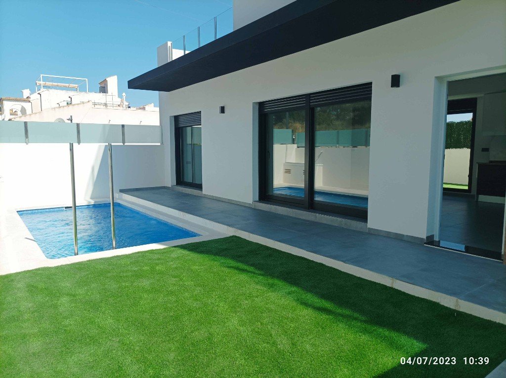 Villa i Villamartin, Alicante, Spanien 3 sovrum, 101 kvm. Nr. 145181