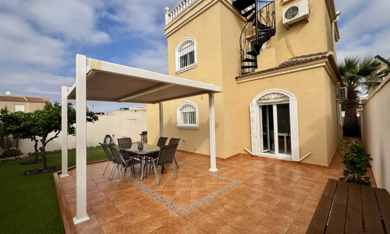 Huvila Torrevieja, Alicante, Espanja 4 makuuhuonetta, 124 m2 No. 189528