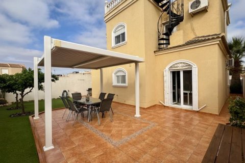 Villa in Torrevieja, Alicante, Spain 4 bedrooms, 124 sq.m. No. 189528