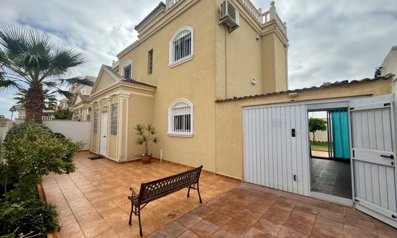 Huvila Torrevieja, Alicante, Espanja 4 makuuhuonetta, 124 m2 No. 189528