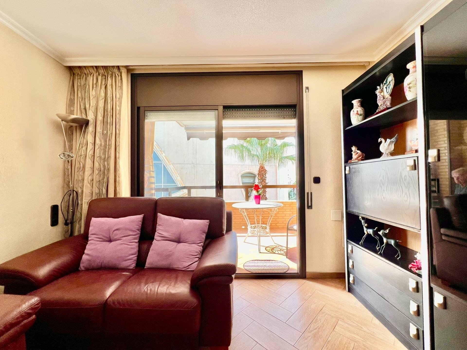 Appartamento a Torrevieja, Alicante, Spagna 3 camere da letto, 145 mq. N° 140434
