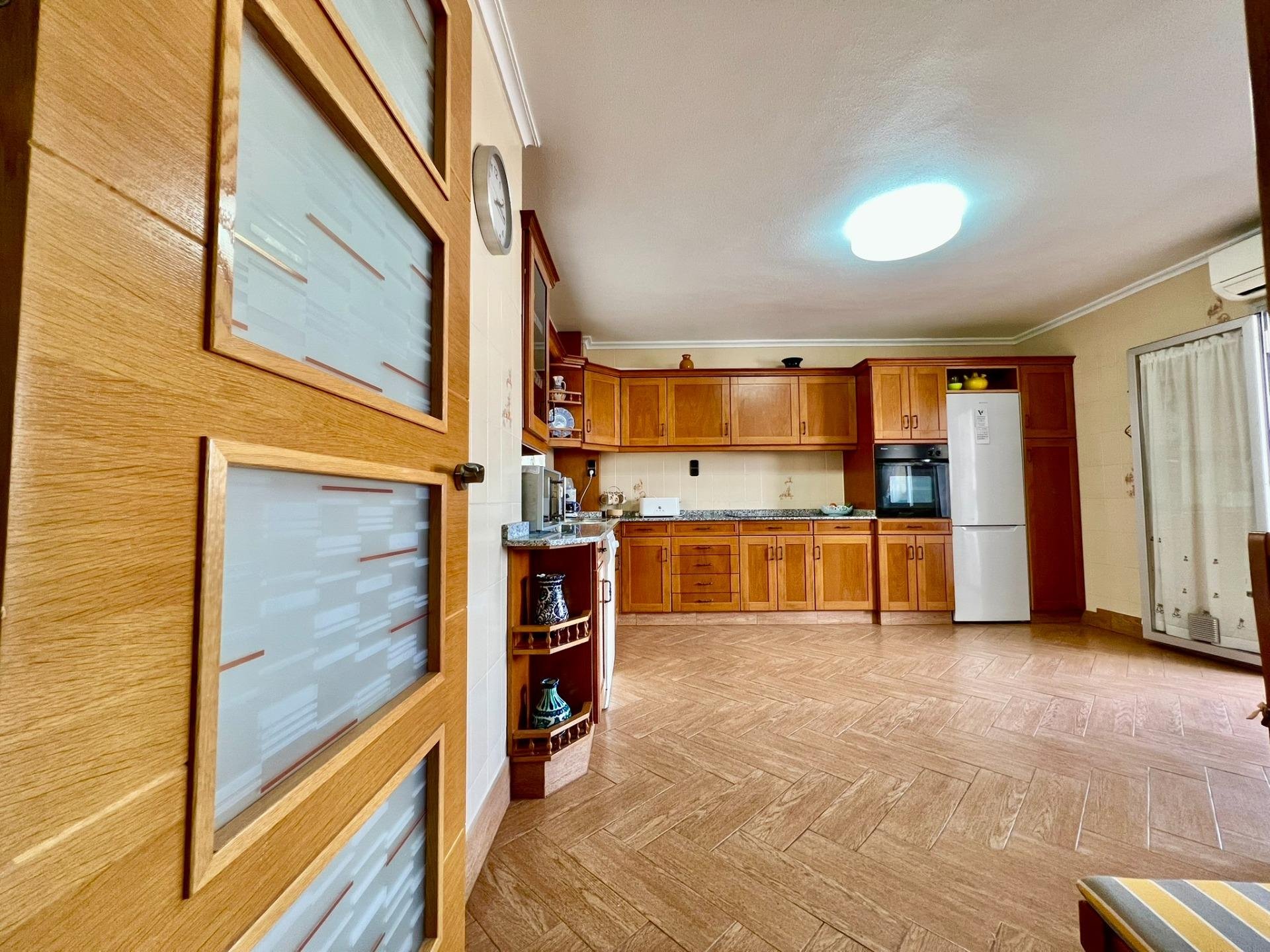 Appartamento a Torrevieja, Alicante, Spagna 3 camere da letto, 145 mq. N° 140434