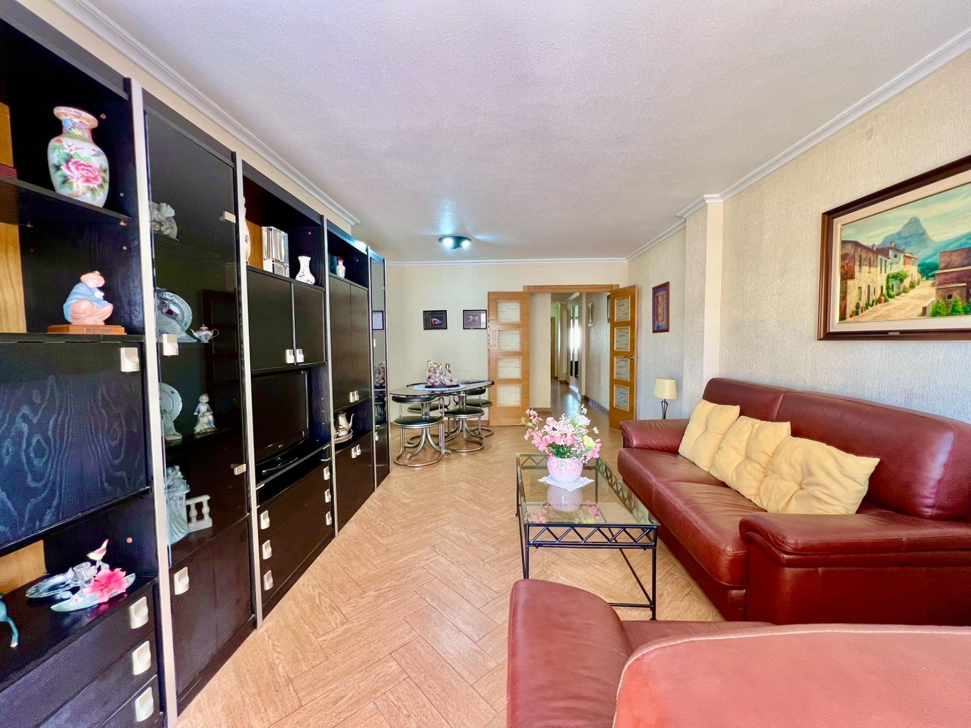 Appartamento a Torrevieja, Alicante, Spagna 3 camere da letto, 145 mq. N° 140434