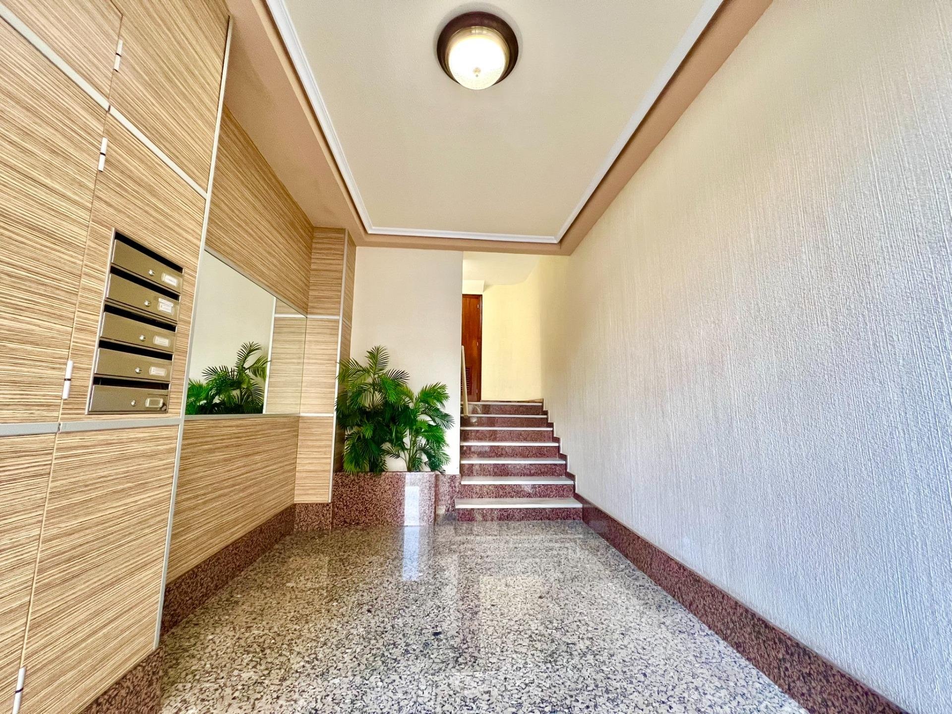Appartamento a Torrevieja, Alicante, Spagna 3 camere da letto, 145 mq. N° 140434