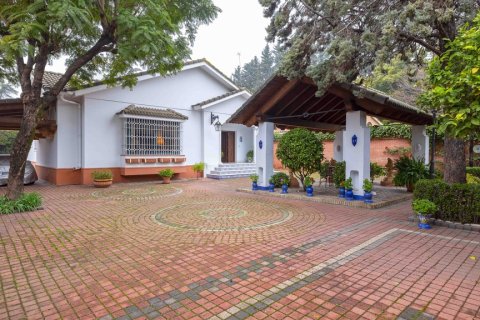 Huvila Sevilla, Seville, Espanja 4 makuuhuonetta, 350 m2 No. 148789