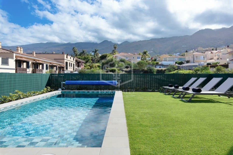 Townhouse à Santa Ursula, Tenerife, Espagne 3 chambres, 414 m2 No. 148794