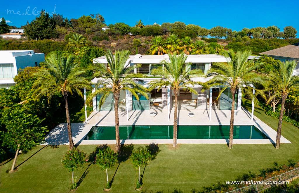 Villa i Casares, Malaga, Spanien 4 sovrum, 578 kvm. Nr. 104703