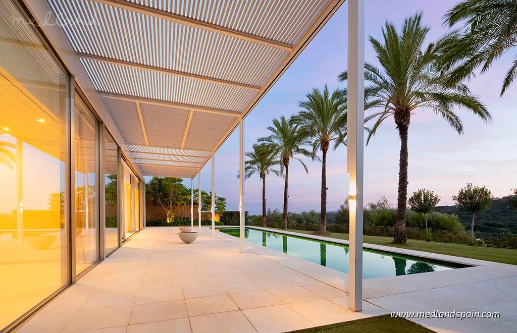 Villa i Casares, Malaga, Spanien 4 sovrum, 578 kvm. Nr. 104703